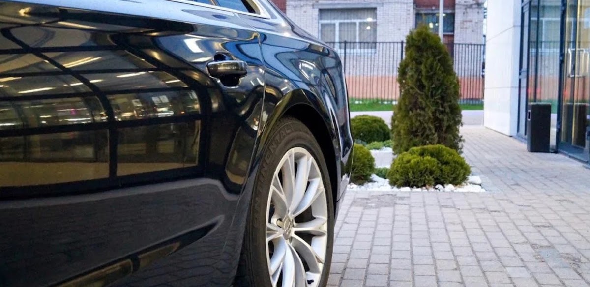 AUDI A8 LONG