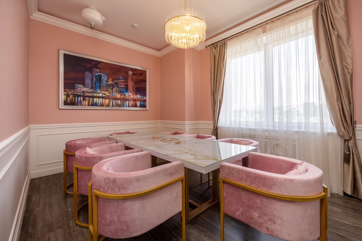 Переговорная комната Pink
