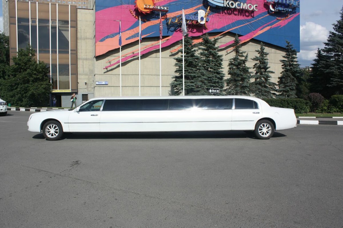 Lincoln Town Car Bentley Style — кадр 2 из 5