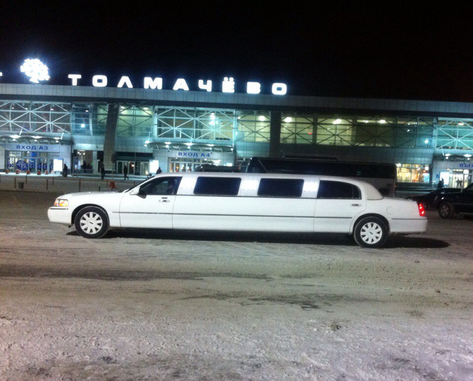 lincoln town car — кадр 2 из 14