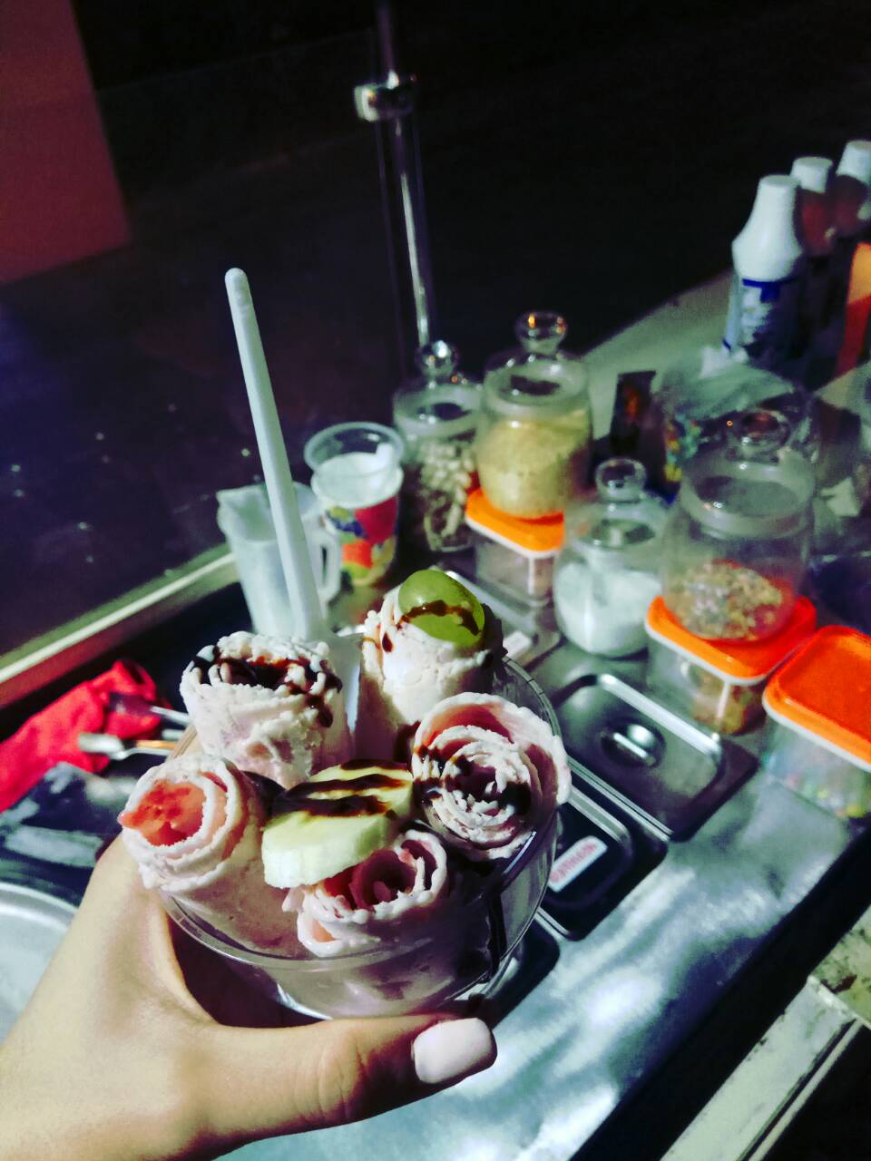 i Sweet roll — кадр 5 из 17