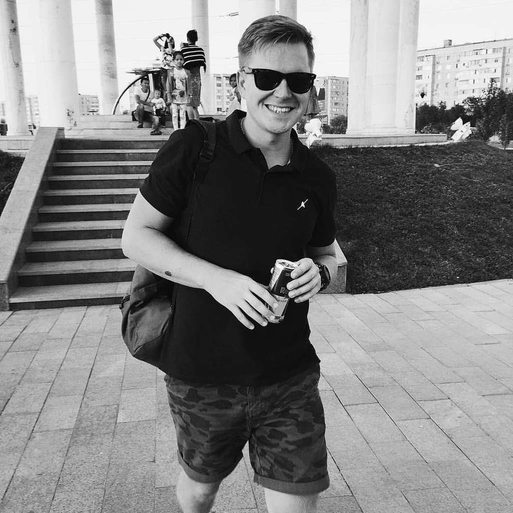 Instagram (@anton_smolenchuk)