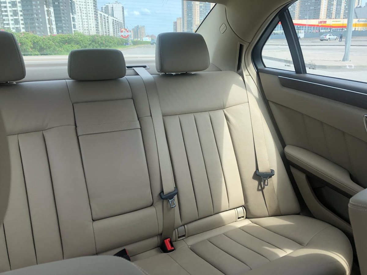 Mercedes E class — кадр 5 из 5