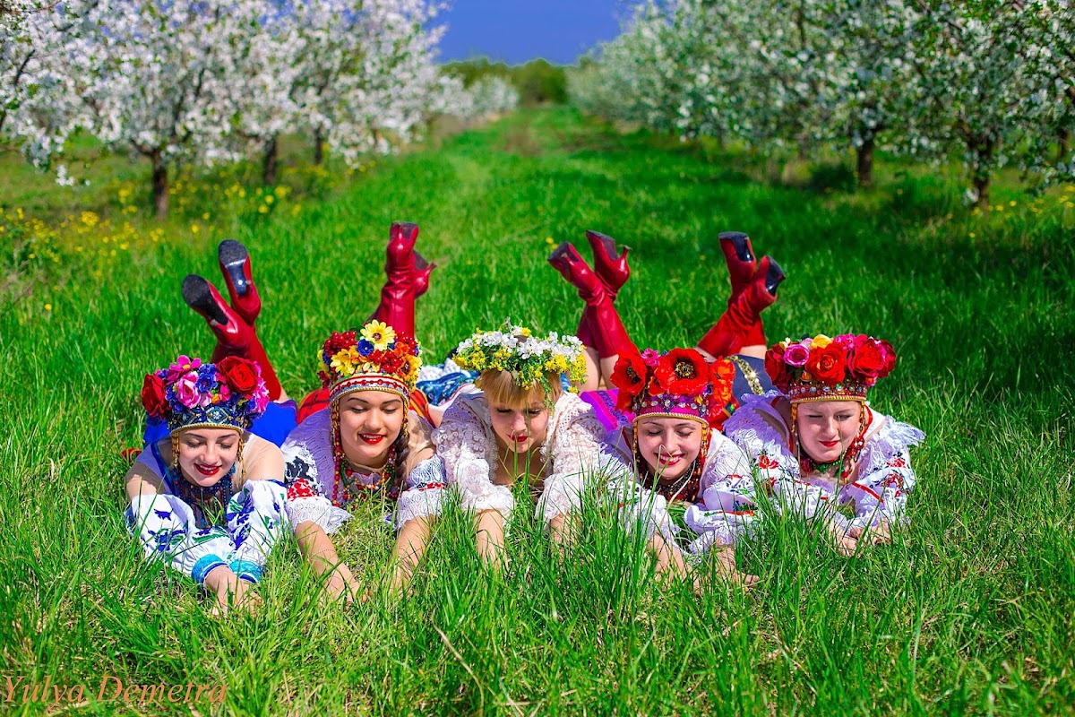 Ой, у вишнэвом, у саду…