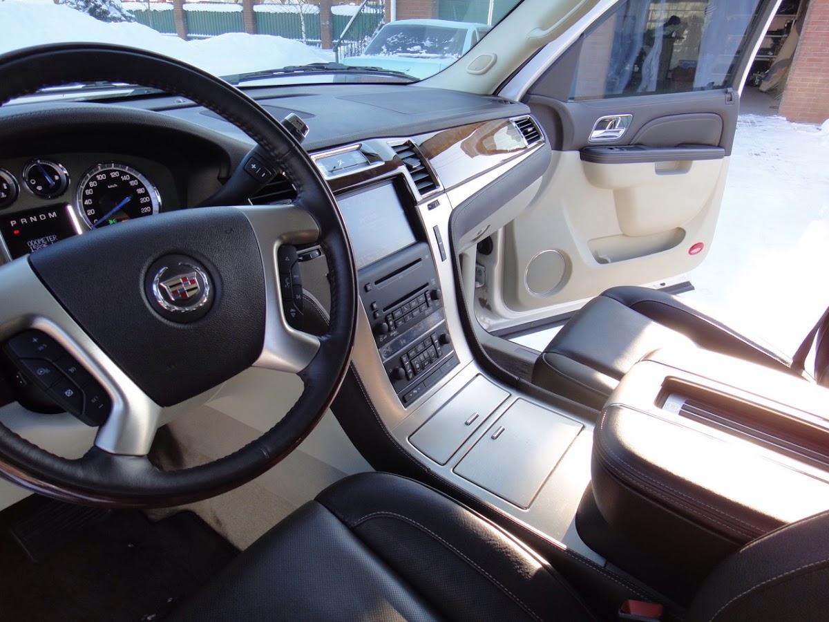 Cadillac Escalade III Platinum — кадр 5 из 7