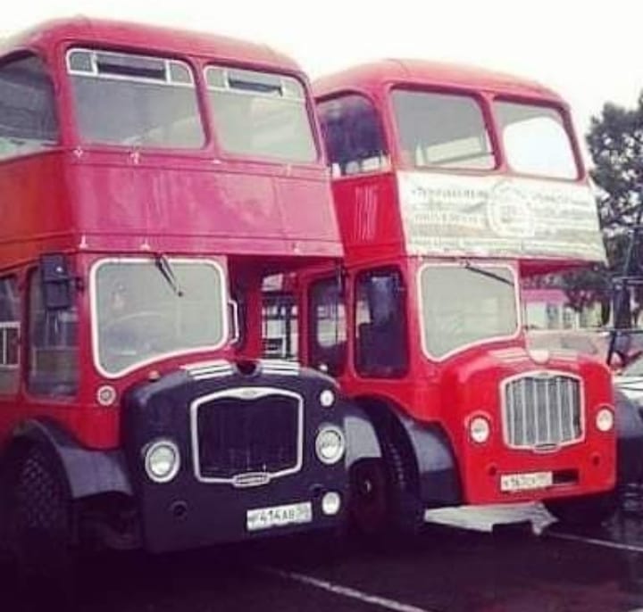 RED LONDON BUS