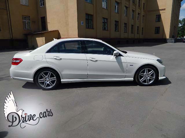 Mercedes-Benz E-212