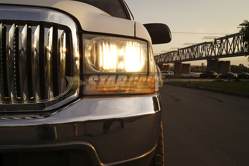 Ford Excursion (20 мест) — кадр 2 из 12