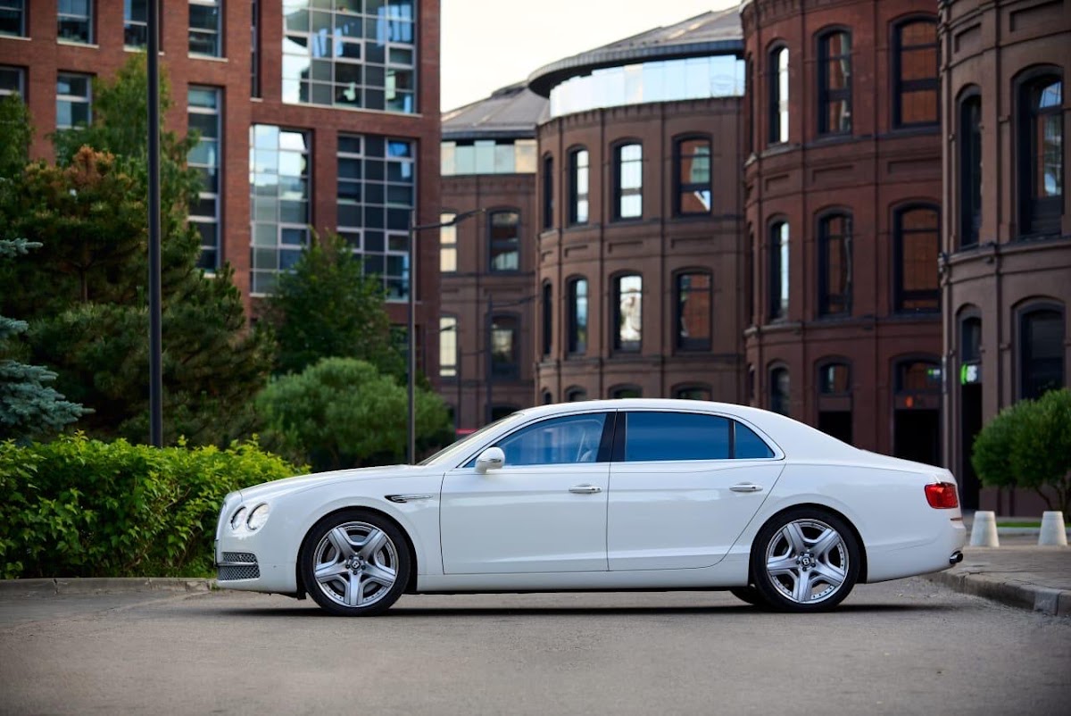 Бентли Flying Spur (рестайлинг) гос.N686 — кадр 4 из 14