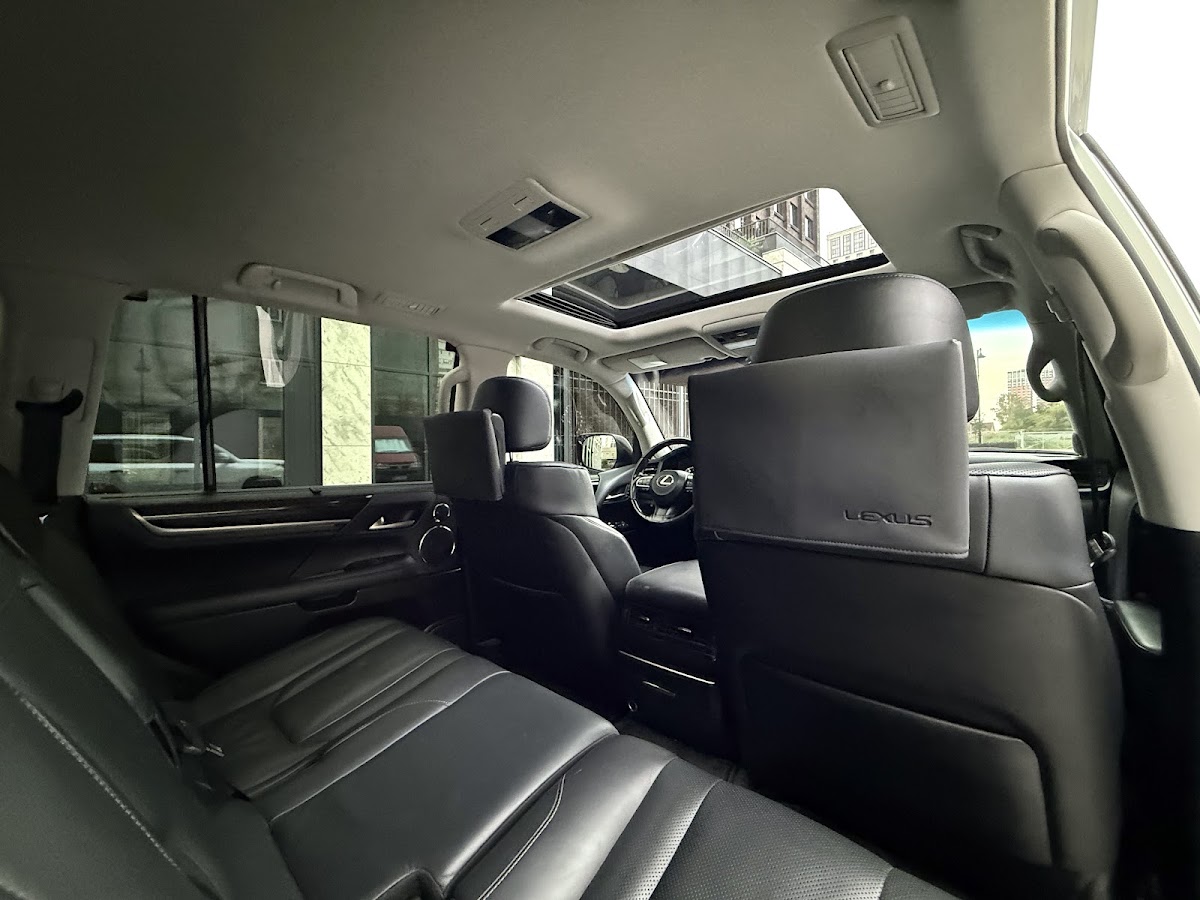 Lexus LX570