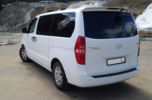 Hyundai Grand Starex белый с бежевым салоном — кадр 5 из 9