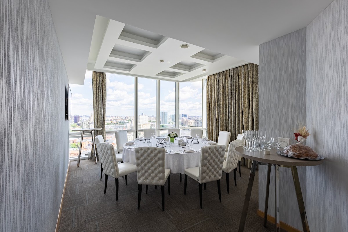 Прайват Лаунж / PRIVATE LOUNGE