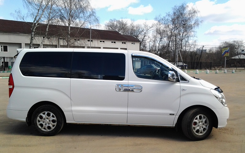 Hyundai Grand Starex белый с бежевым салоном — кадр 4 из 9