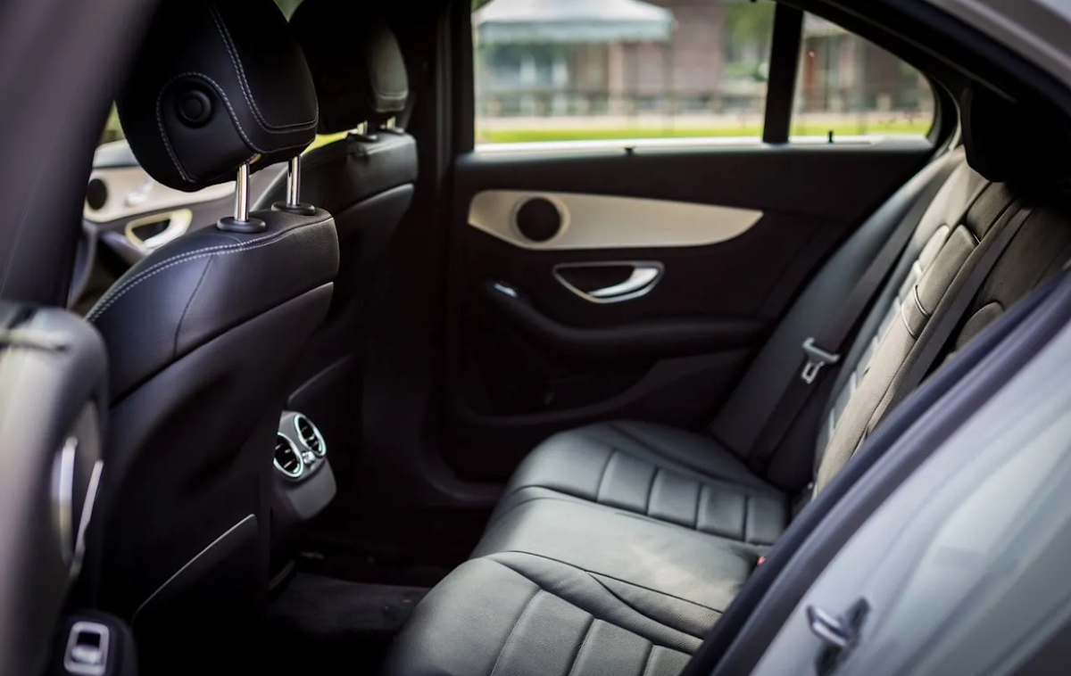 Mercedes-Benz C class — кадр 4 из 4