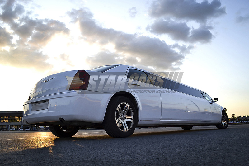 Chrysler 300C (10 мест) — кадр 4 из 8