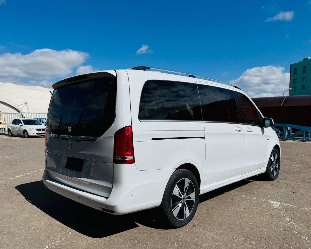 Mercedes-Benz V класс - Мерседес V — кадр 3 из 4
