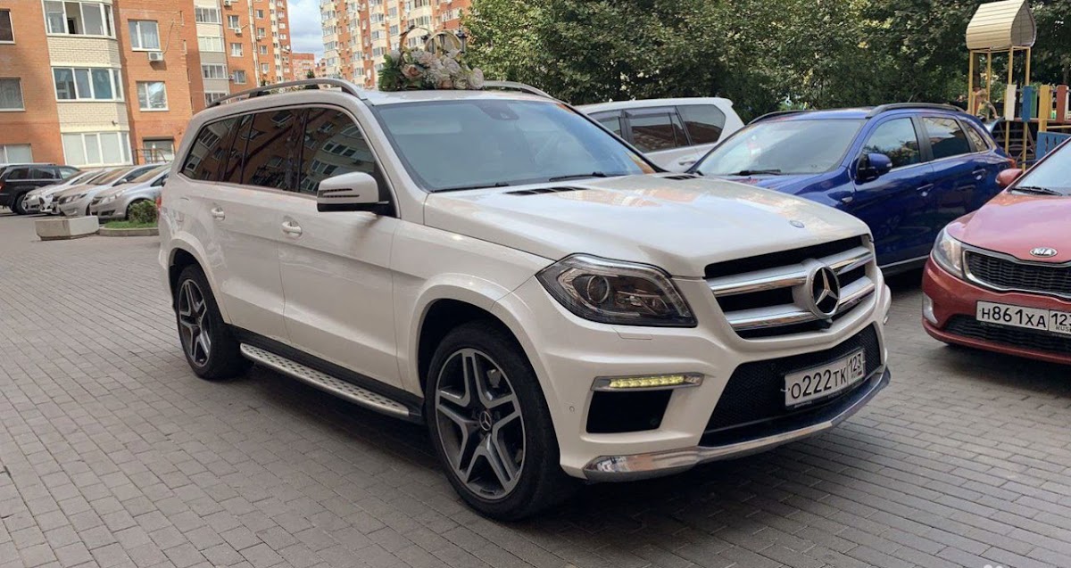 Mercedes GL — кадр 4 из 8