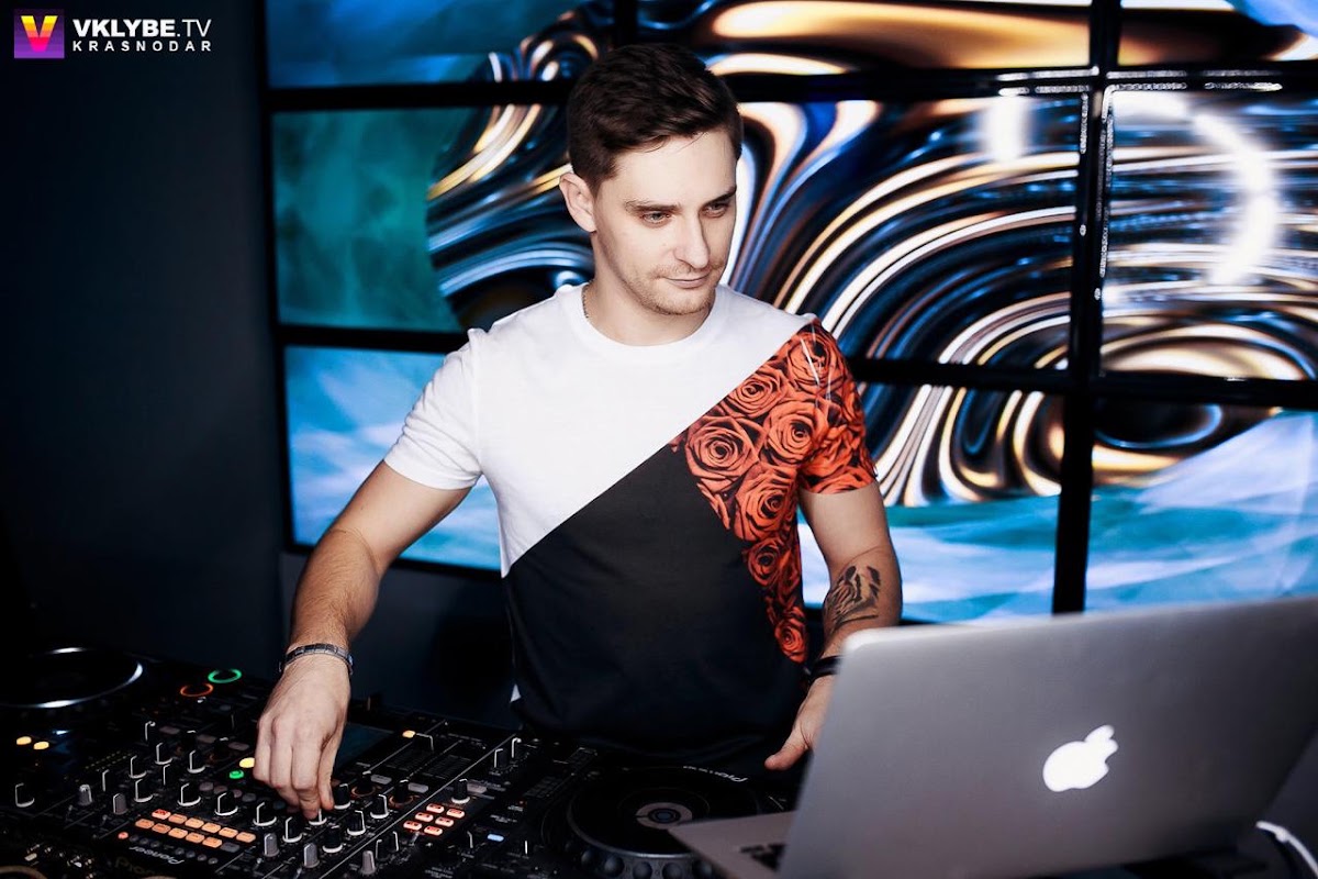 Dj Hobbit
