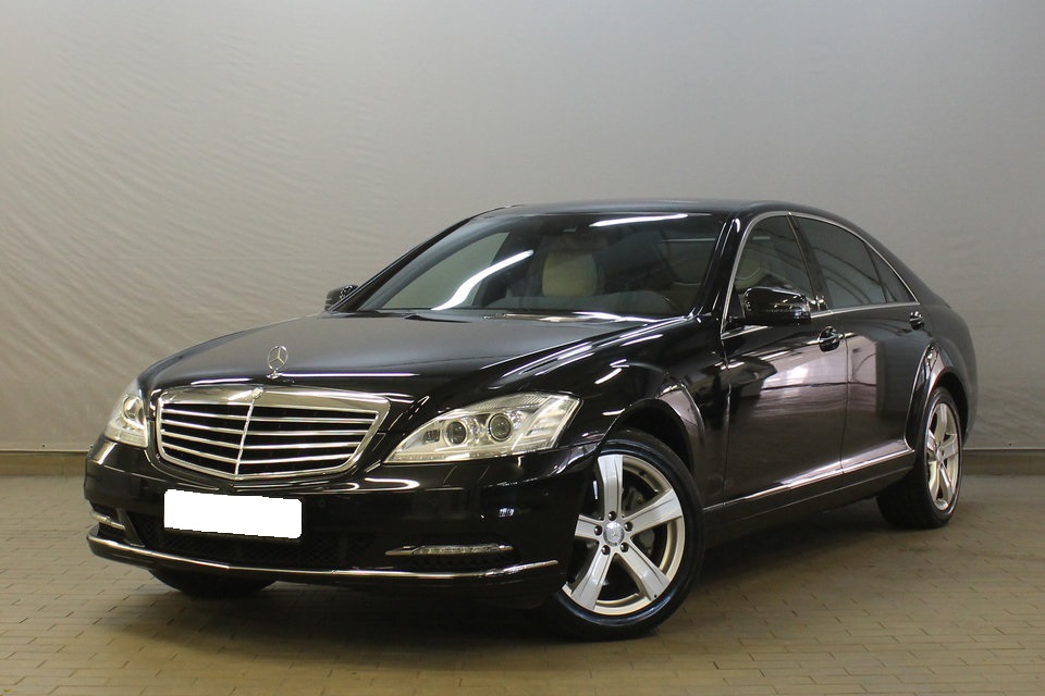 Mercedes S-221