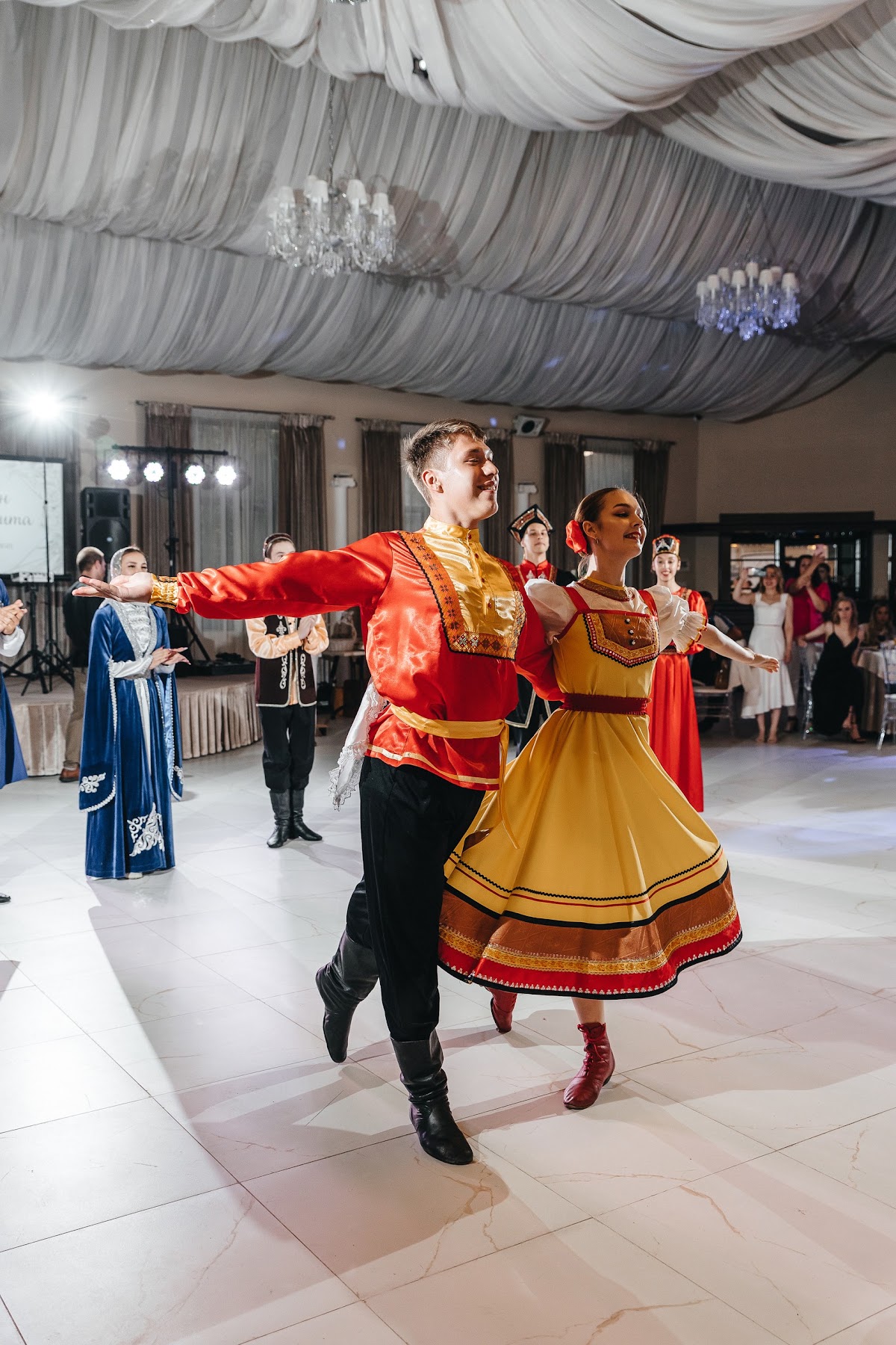 Национальное шоу «Хохлома»