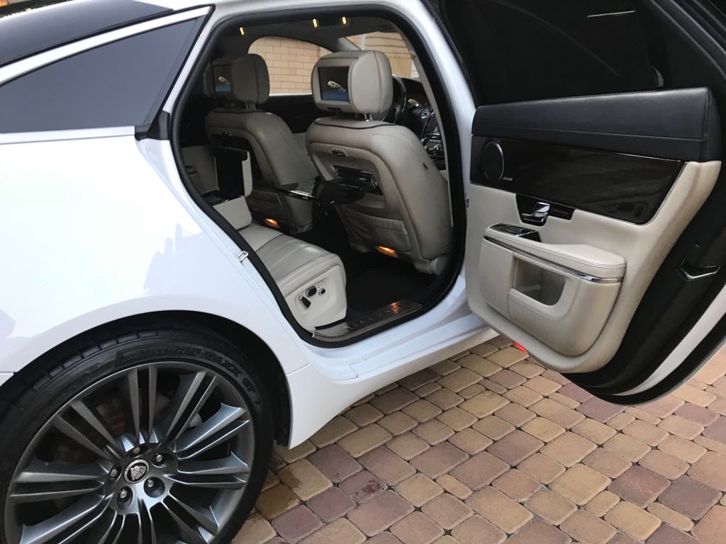 Ягуар XJ