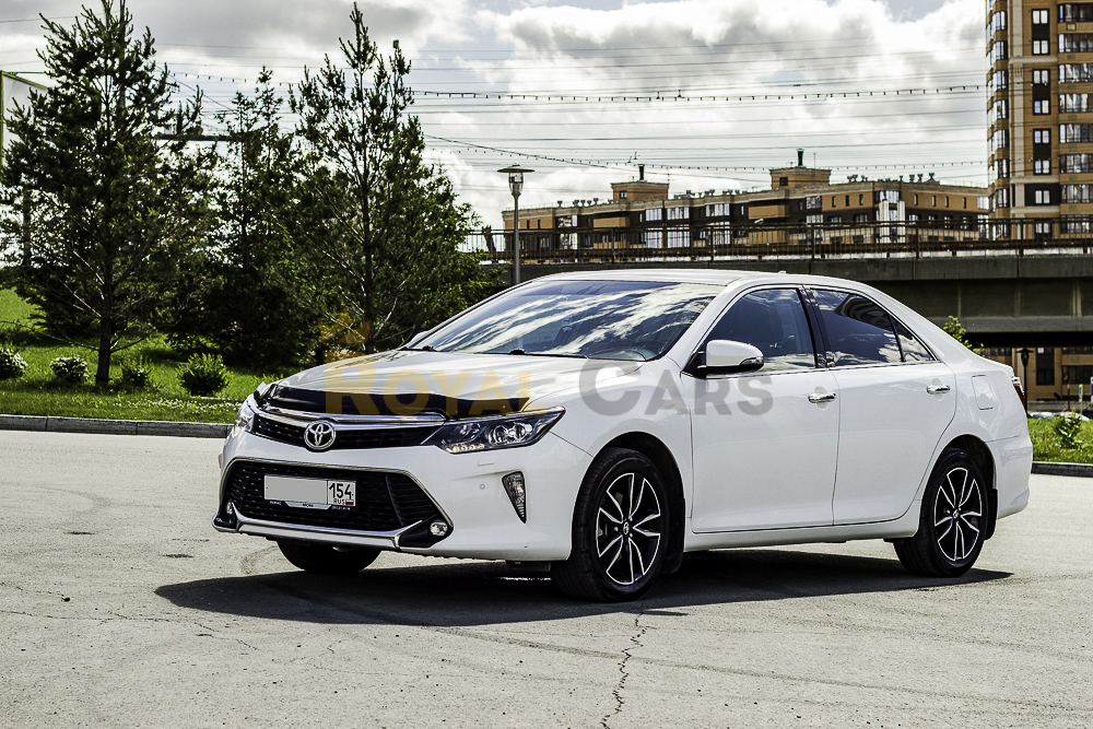 Toyota Camry V55 Exclusive Белая