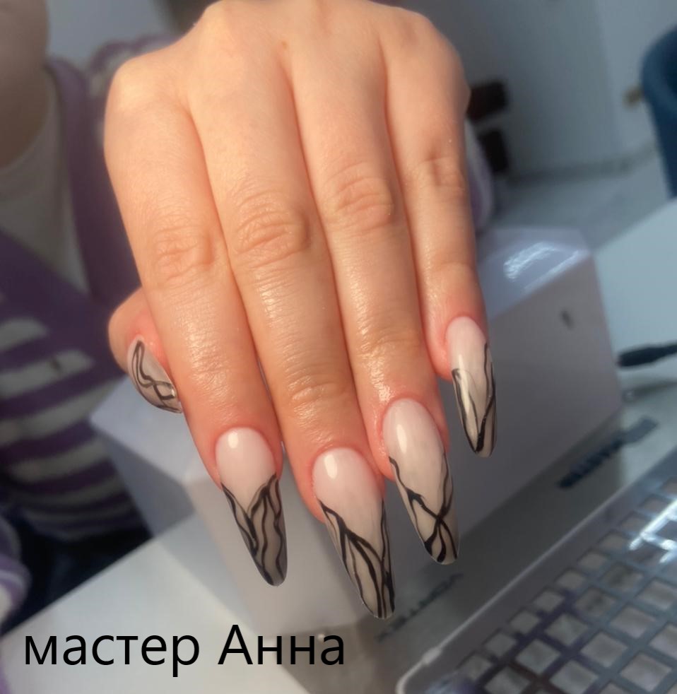 Маникюр и педикюр