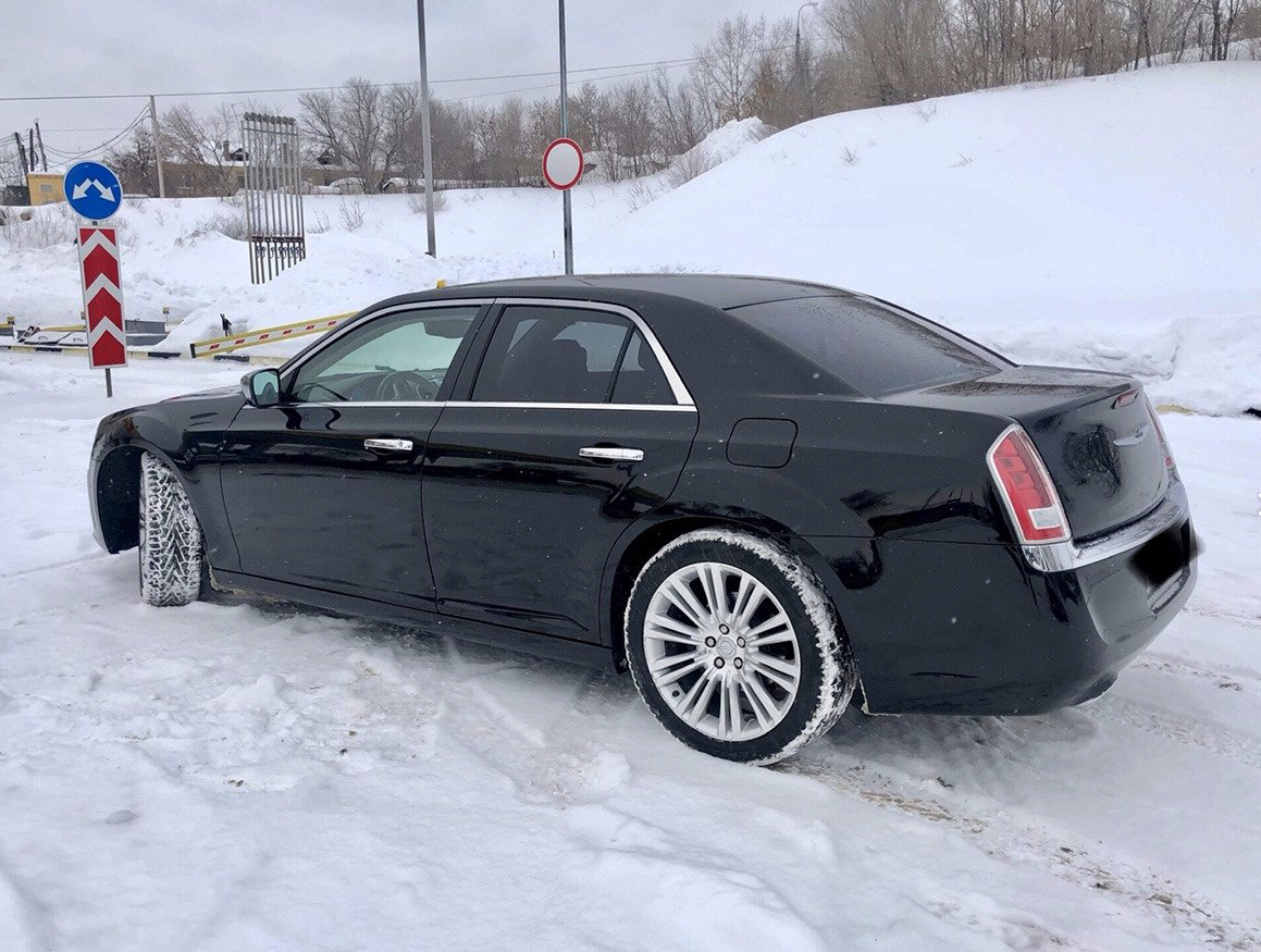 Chrysler 300C — кадр 3 из 8