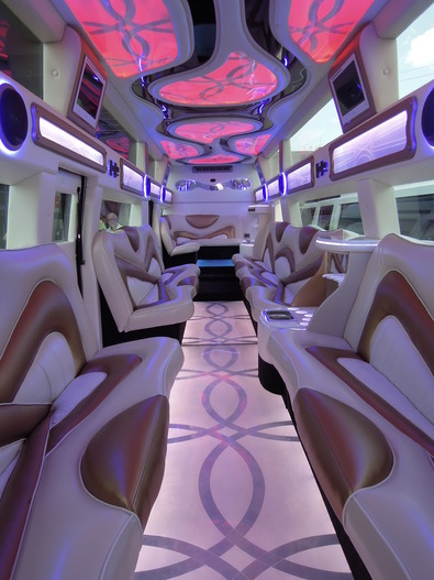 Hummer H2 Mega
