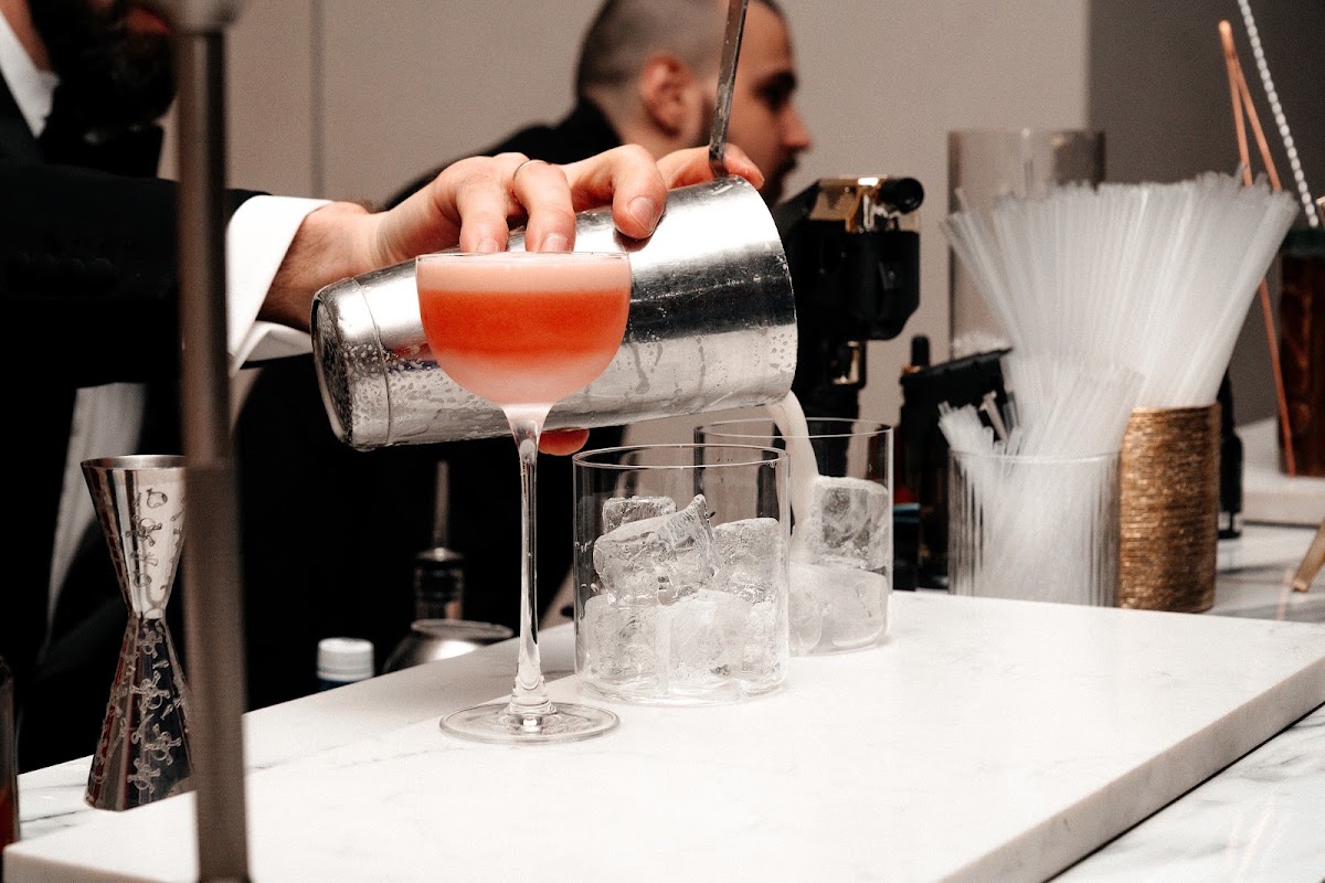 Levis Bar, коктейльный сервис
