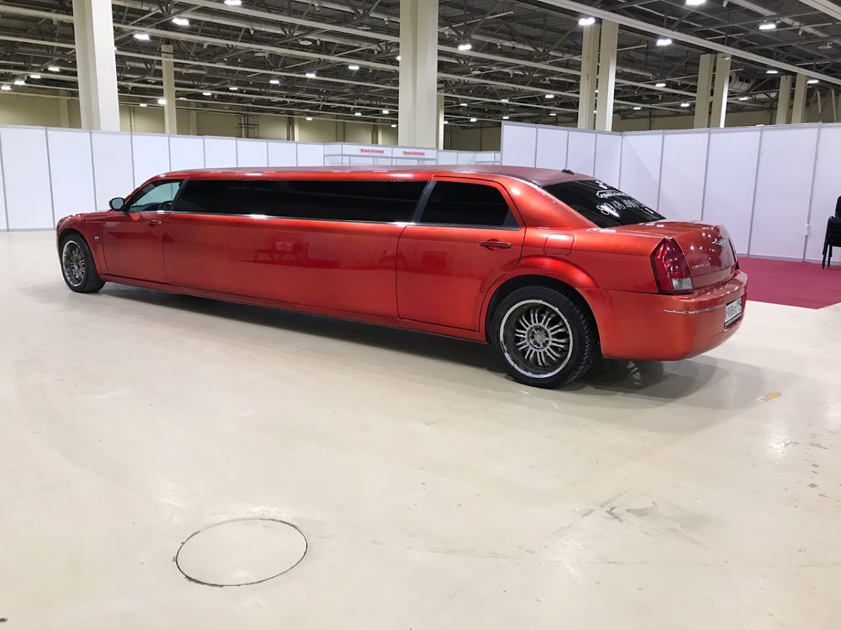 Крайслер 300с Red