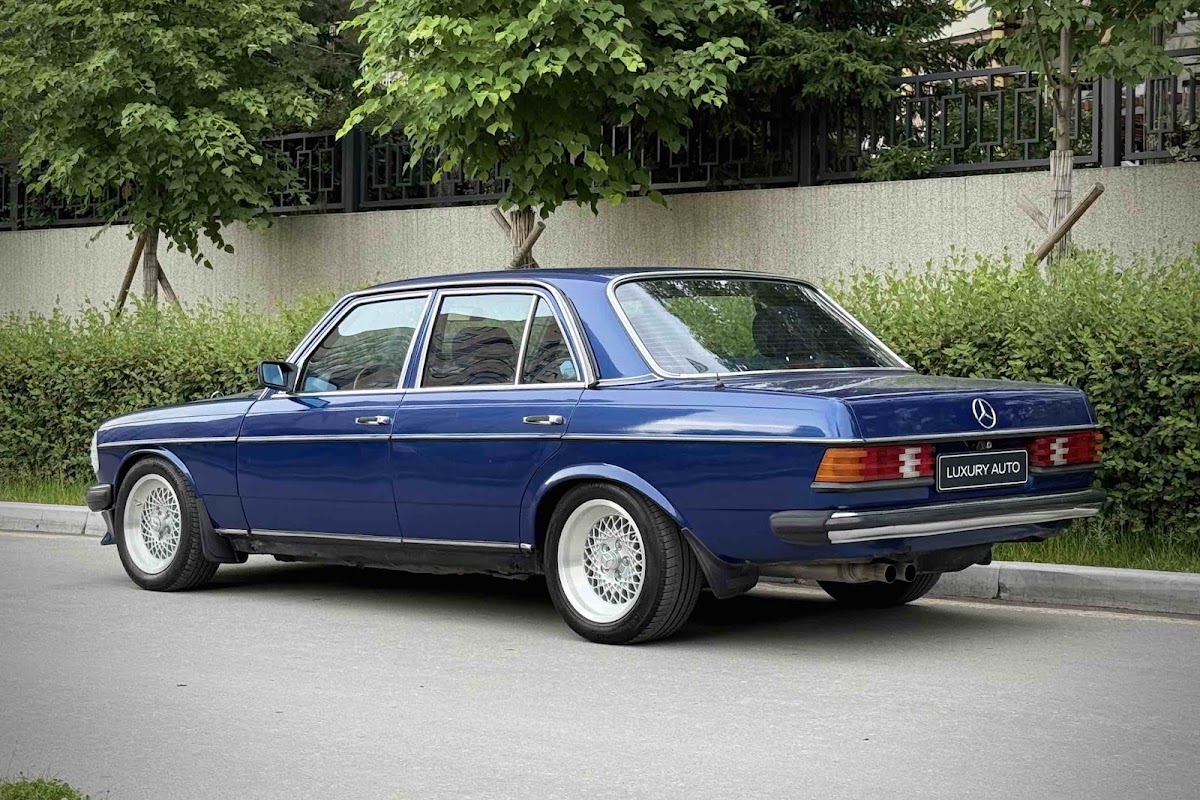 Mercedes Benz W213 1985 года
