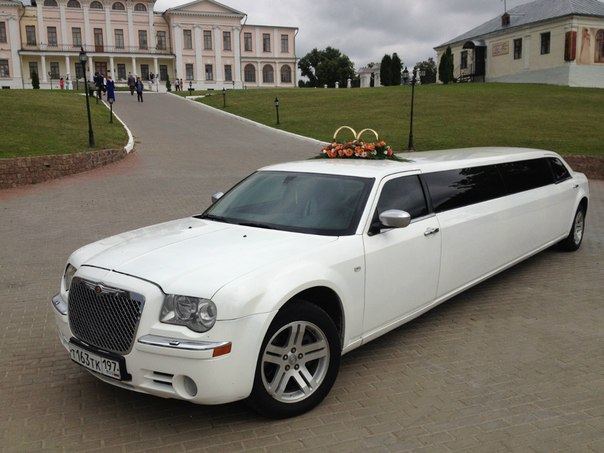 Лимузин CHRYSLER 300C — кадр 3 из 17