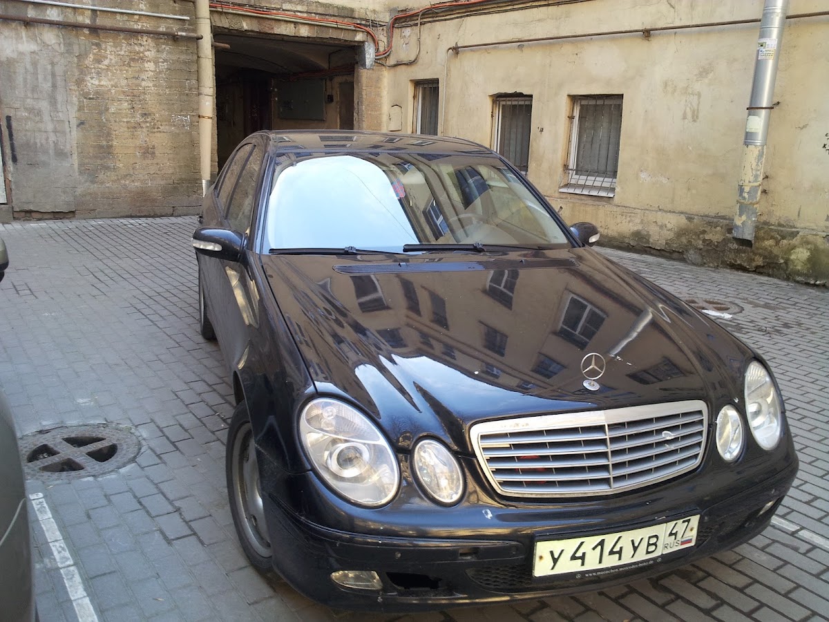 Mercedes-Benz W 211