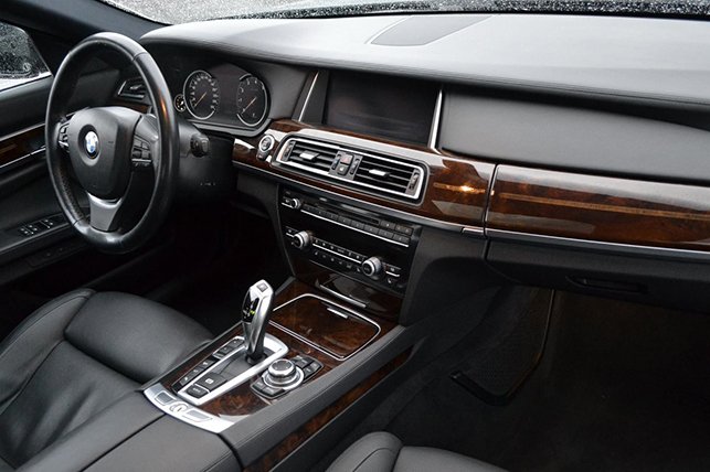 BMW 750