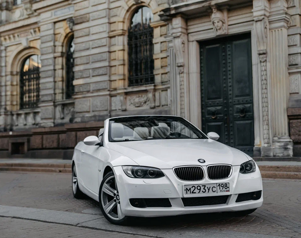 Кабриолет BMW белый салон
