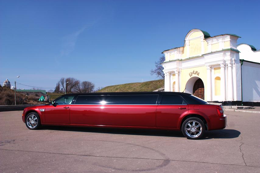 Chrysler 300S Red Naomi