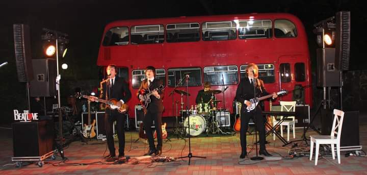RED LONDON BUS