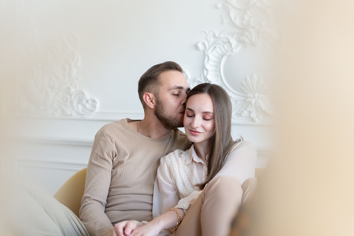 Семейная фотосессия в студии зал Royal
