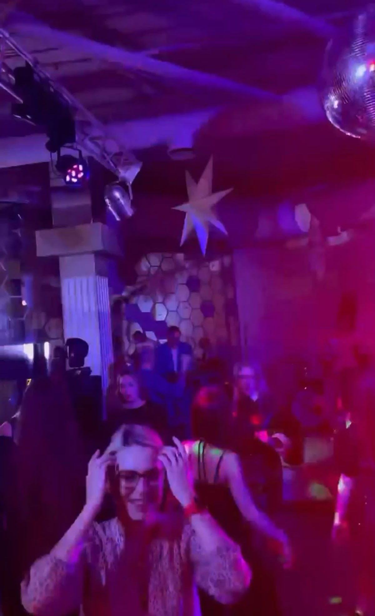 Видео