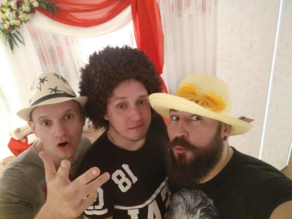 КОГДА НА ТВОЮ ВЕЧЕРИНКУ ЗАГЛЯНУЛИ ЗНАМЕНИТОСТИ)))!!!!