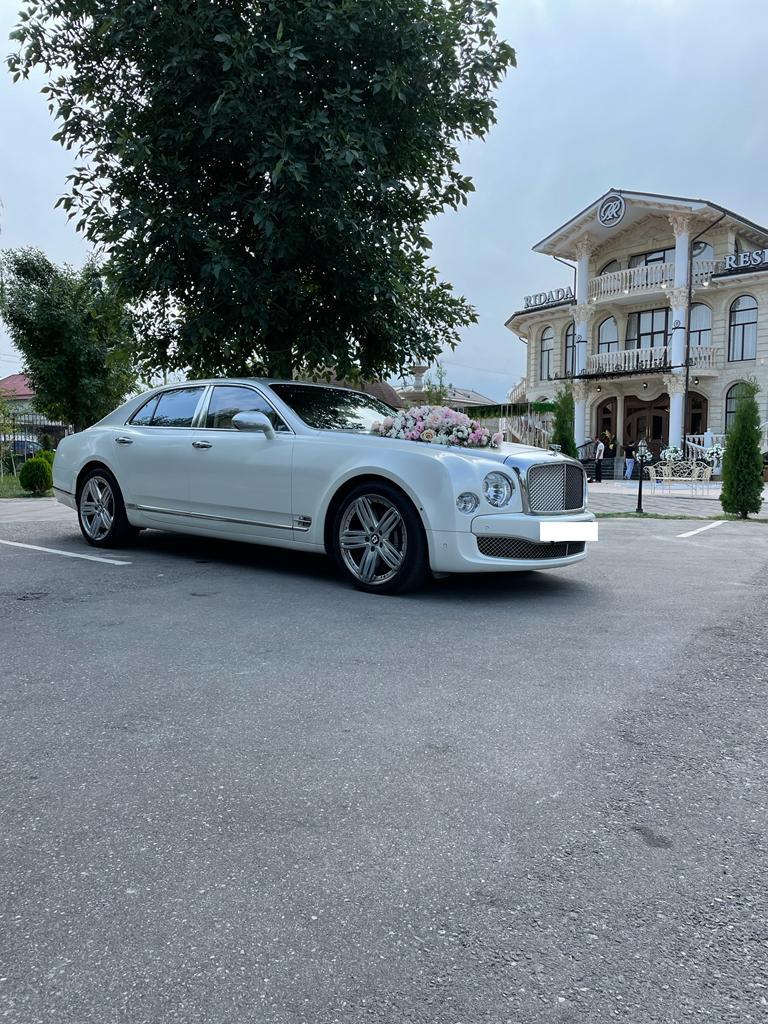 Bentley Mulsanne — кадр 2 из 4