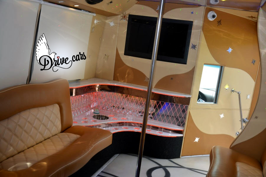 Party bus Ford