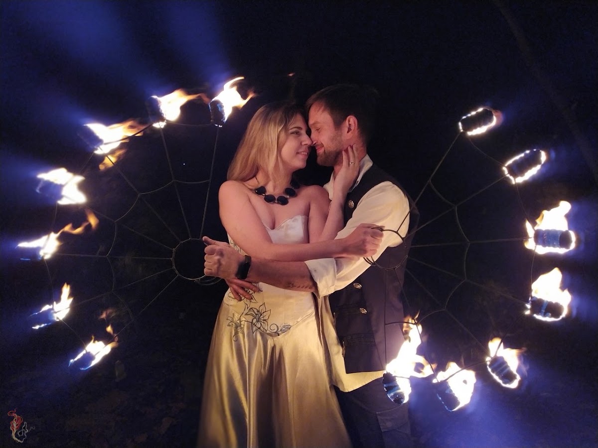 Шоу группа Flame of Desire — кадр 3 из 20