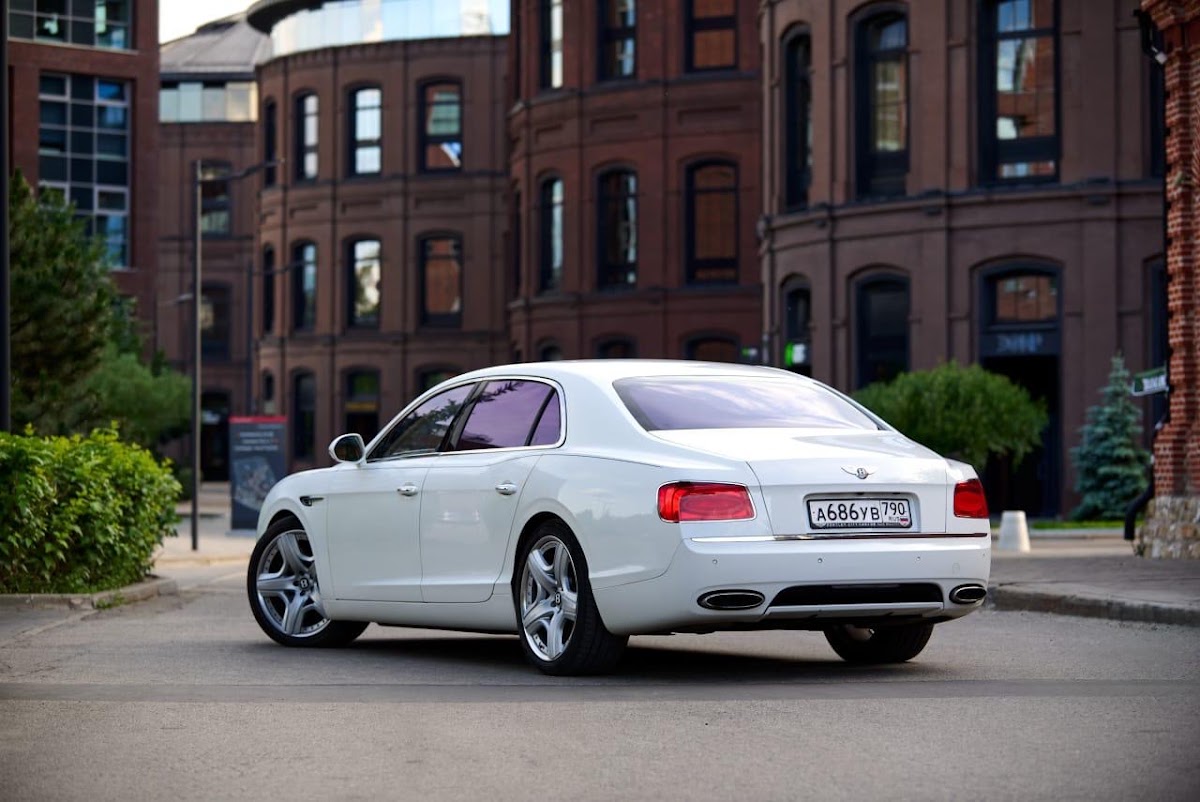 Бентли Flying Spur (рестайлинг) гос.N686