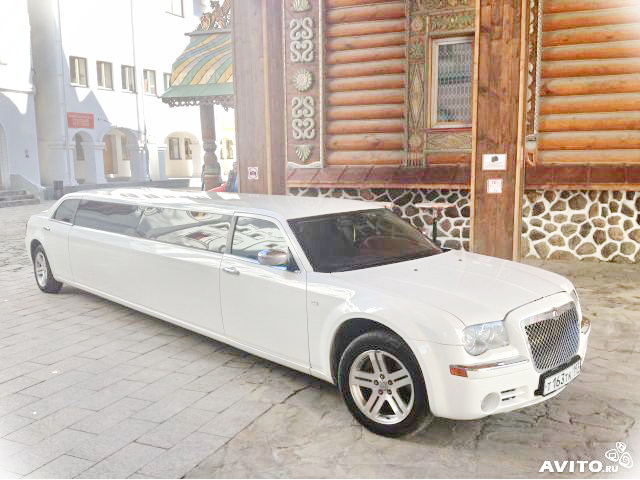 Лимузин CHRYSLER 300C — кадр 4 из 17