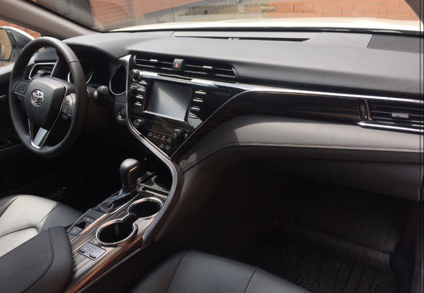 Toyota Camry V70
