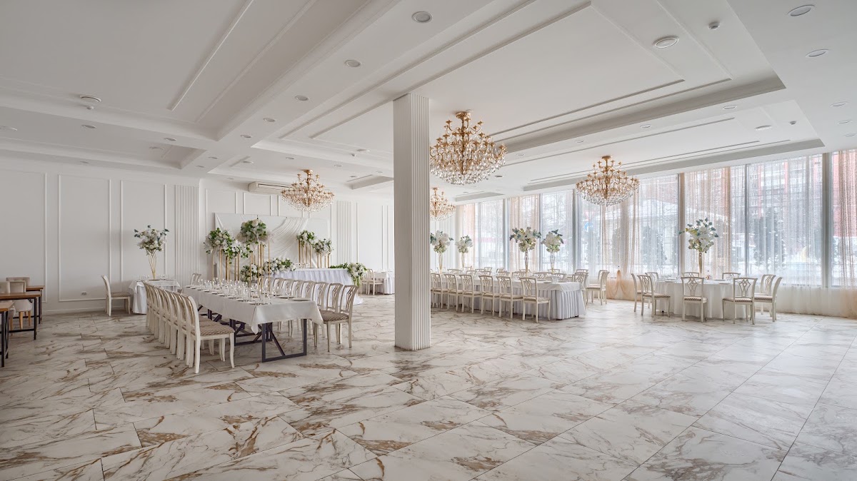 White Hall — кадр 2 из 44