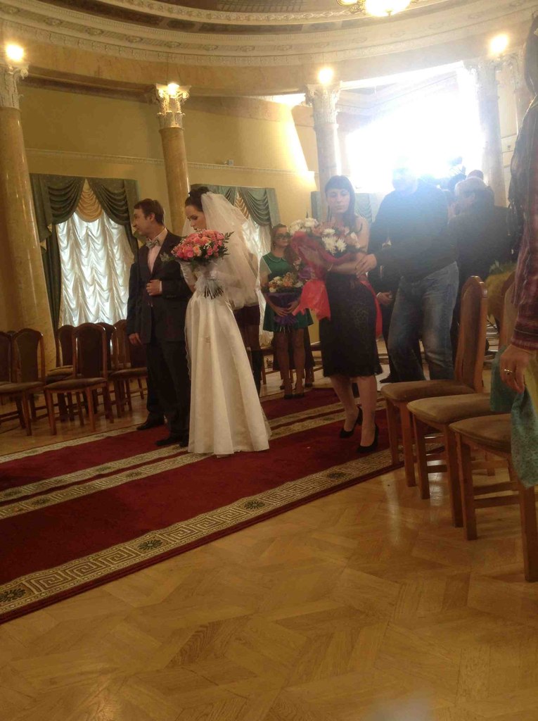 На съёмках телепередачи «6 кадров», в ЗАГСЕ