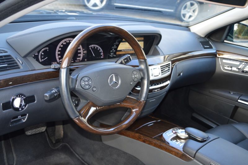 Mercedes S-221
